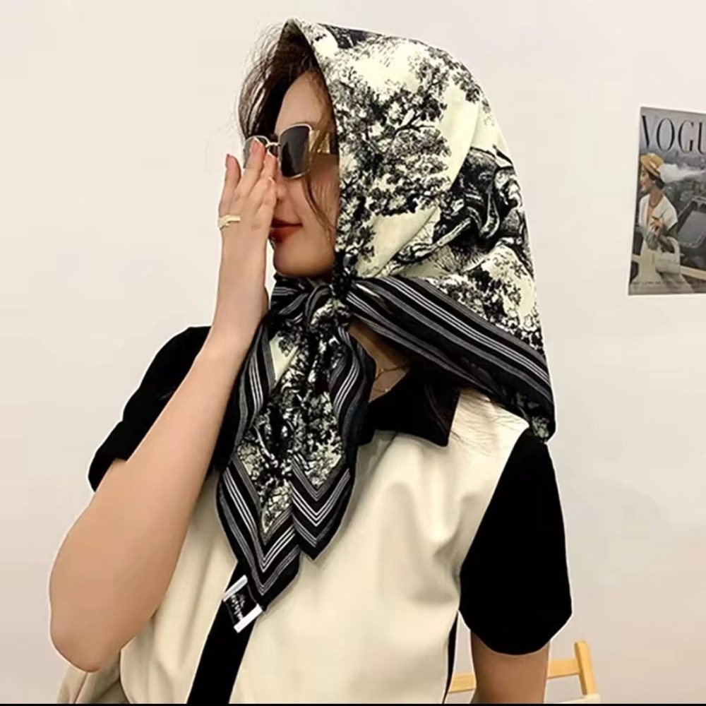 Elegant Black and White Scarf